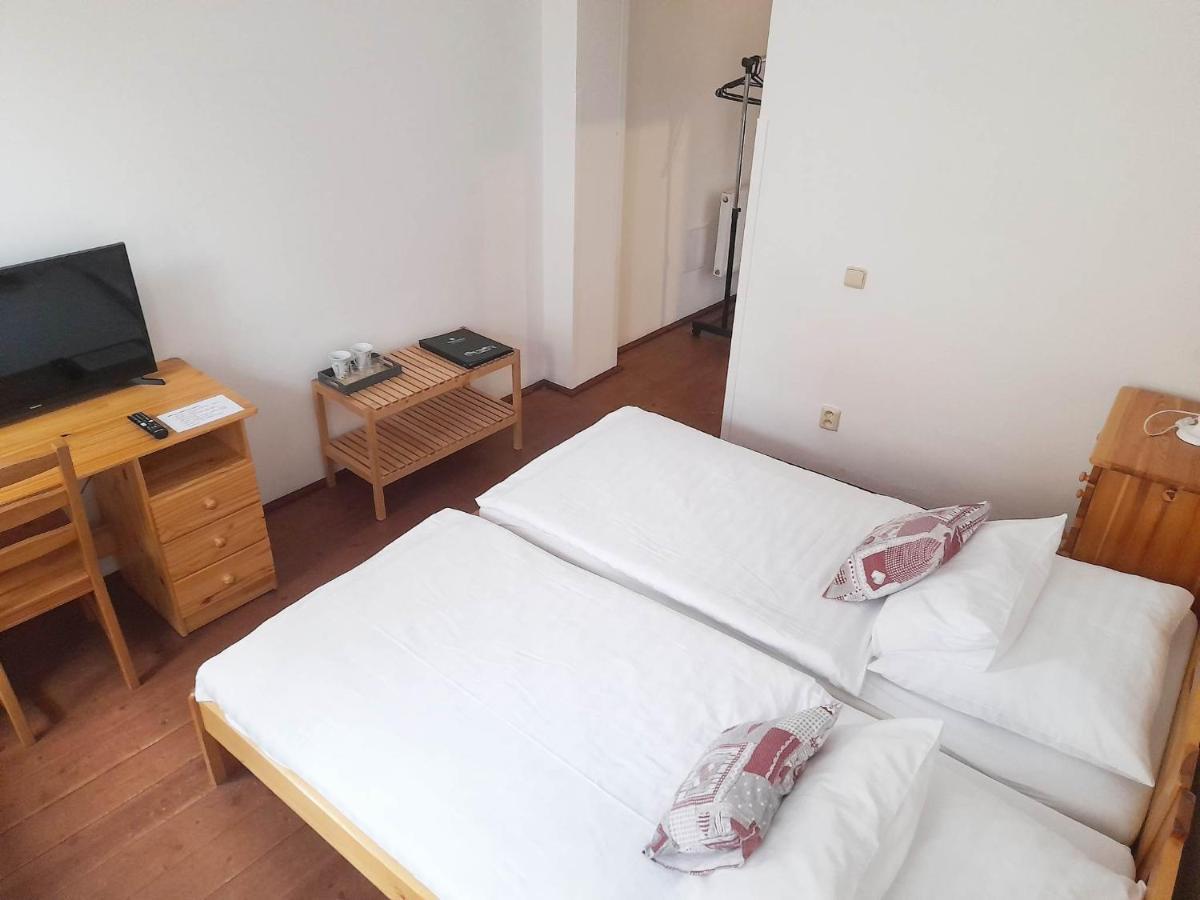 Hotel Strelnice Teplice nad Metuji Bagian luar foto