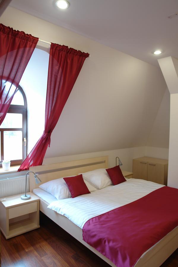 Hotel Strelnice Teplice nad Metuji Bagian luar foto