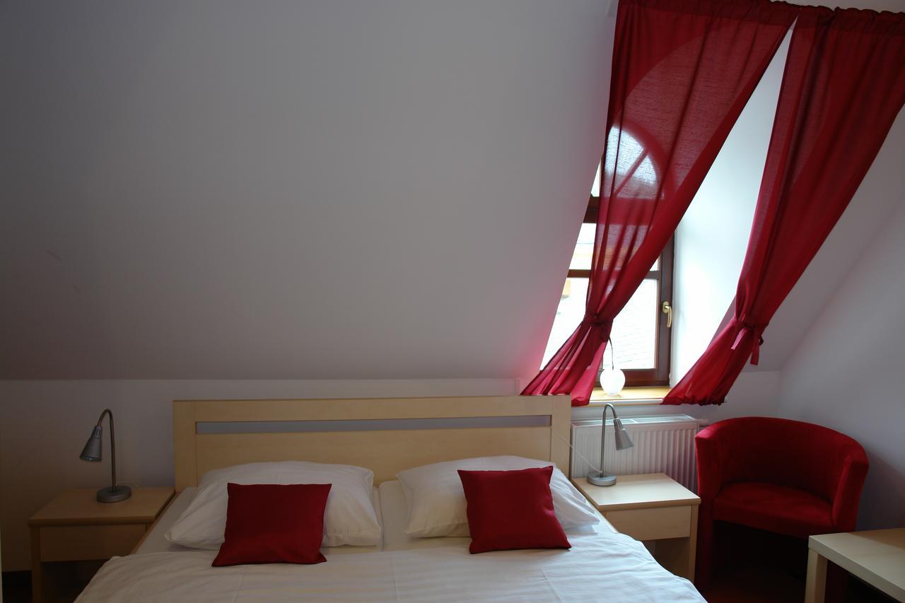 Hotel Strelnice Teplice nad Metuji Bagian luar foto