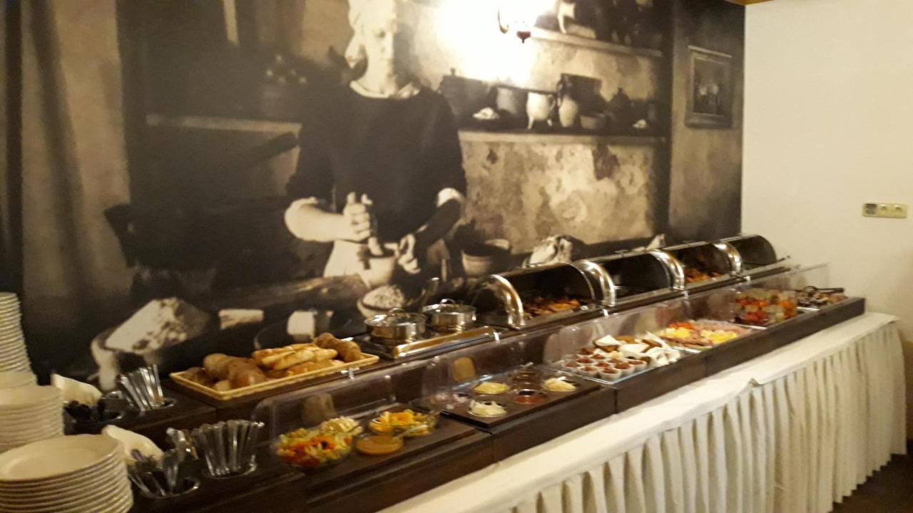 Hotel Strelnice Teplice nad Metuji Bagian luar foto
